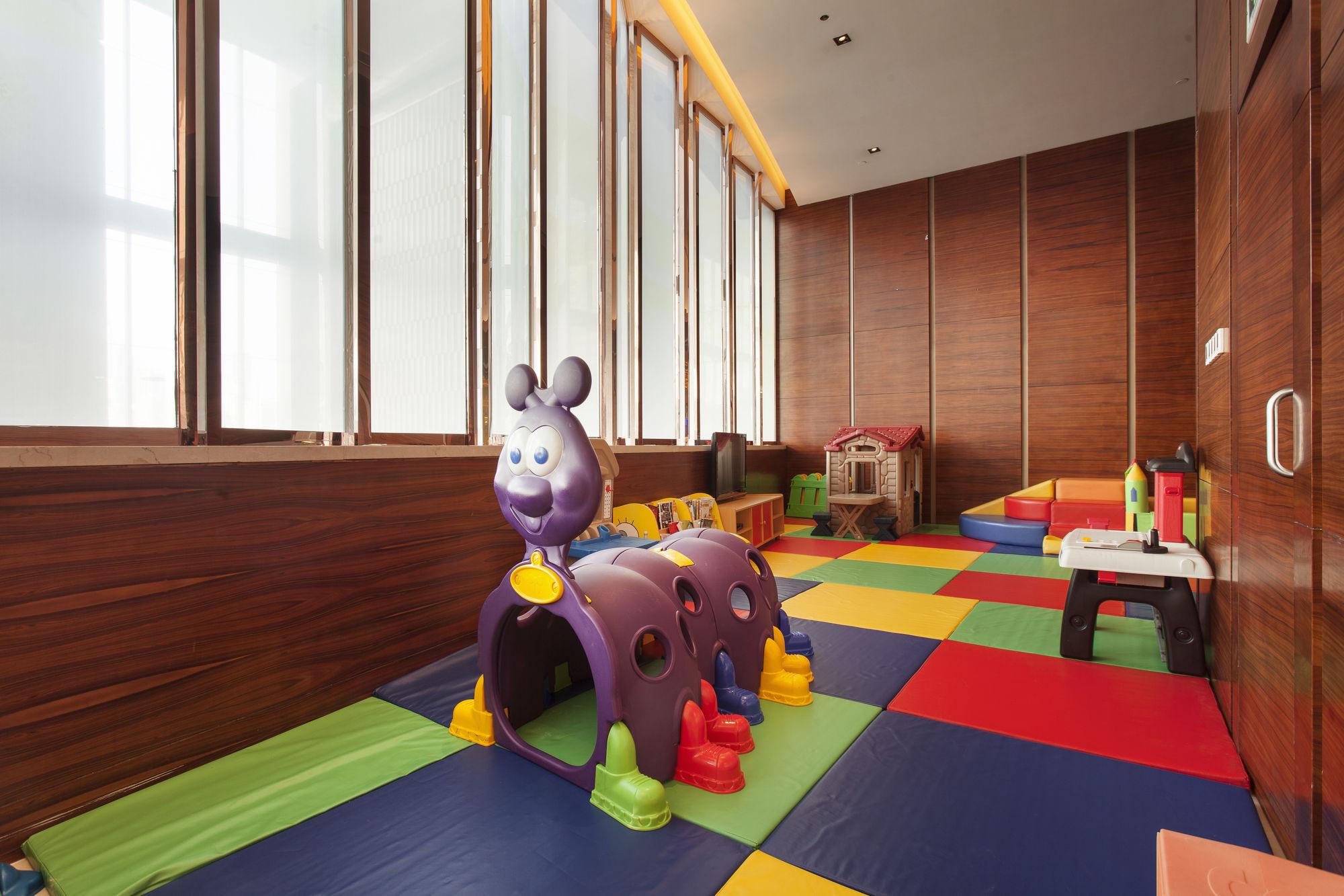 Radisson Blu Plaza Chongqing - Free 2 Bottle Of Local Beer Per Room During Stay Exterior foto