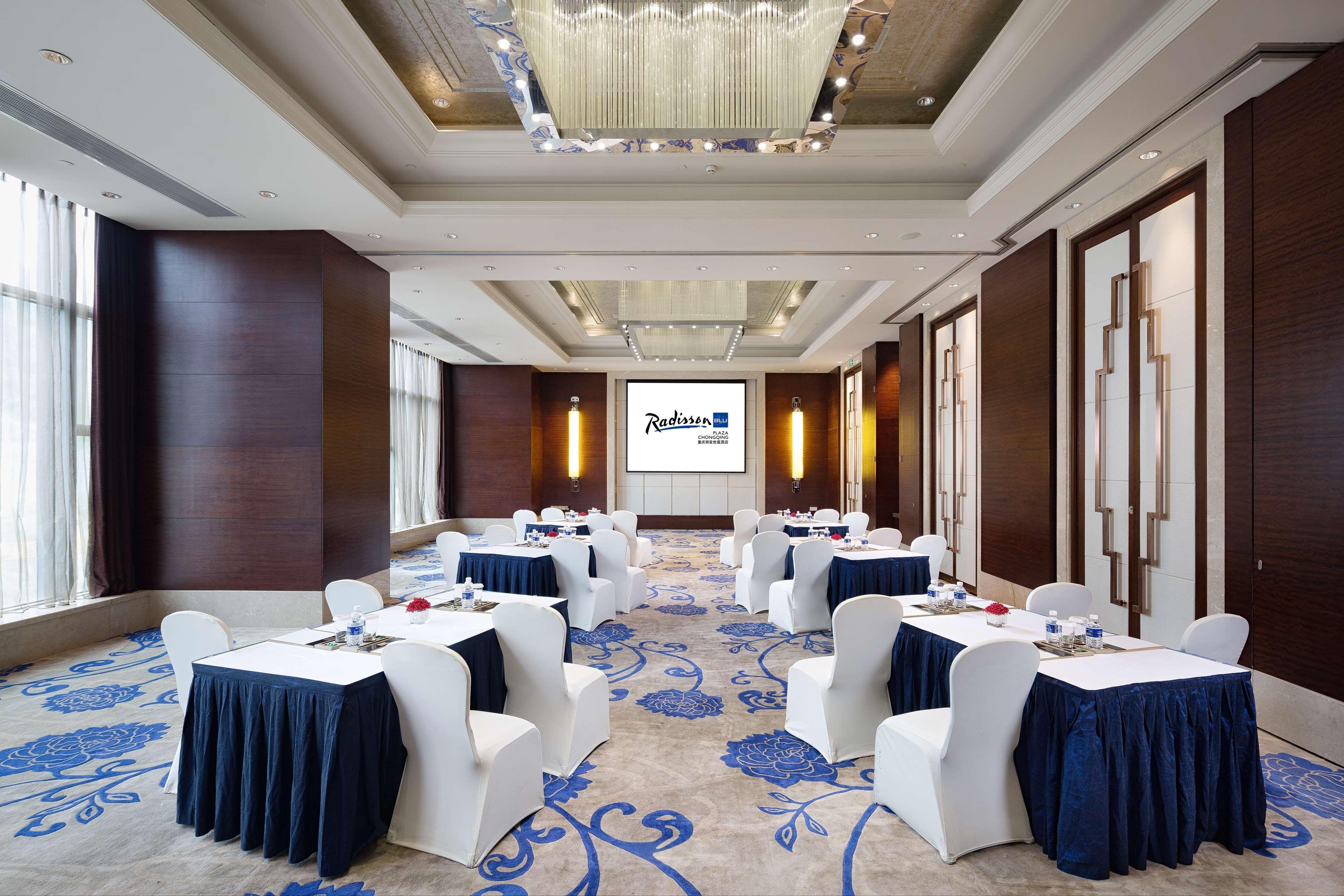 Radisson Blu Plaza Chongqing - Free 2 Bottle Of Local Beer Per Room During Stay Exterior foto